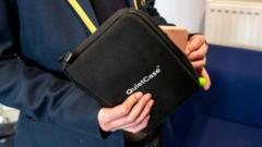 School gets £4,500 for lockable mobile phone cases